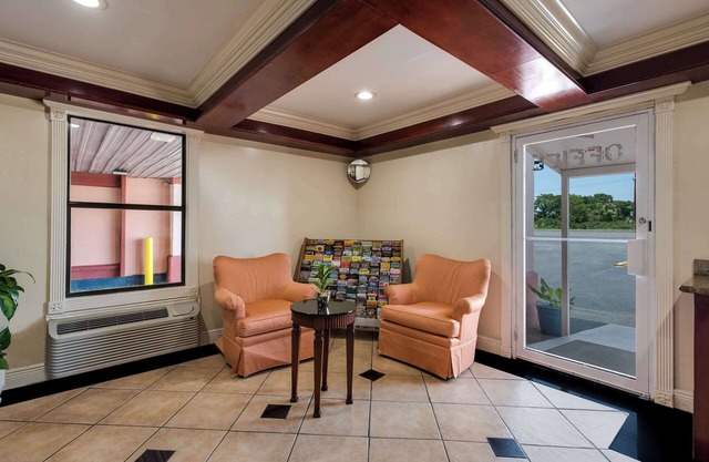 Rodeway Inn & Suites New Orleans East