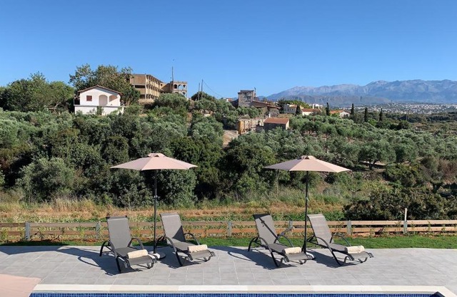 RODOU Suites & Villas
