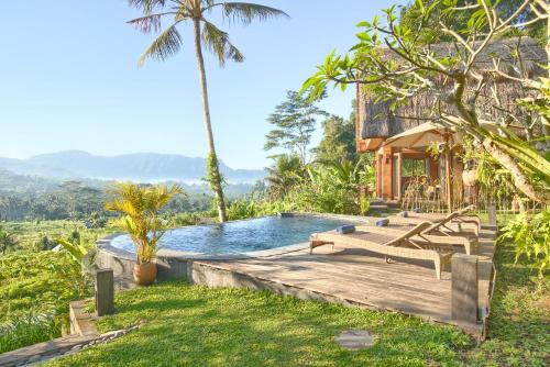 Romantic Barn with Mt. Agung Views