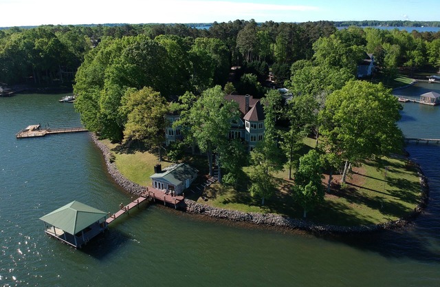 Romantic Lakefront Suite with Great Views