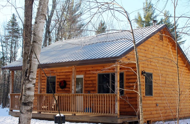 Romantic One-Bedroom Cabin Near Smuggler's Notch