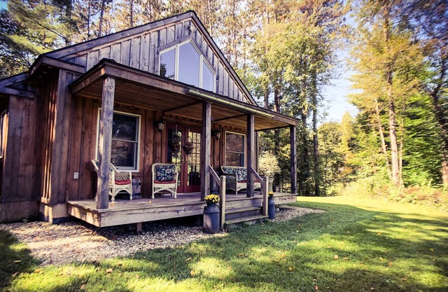 Romantic Private Vermont Cottage, dogs welcome