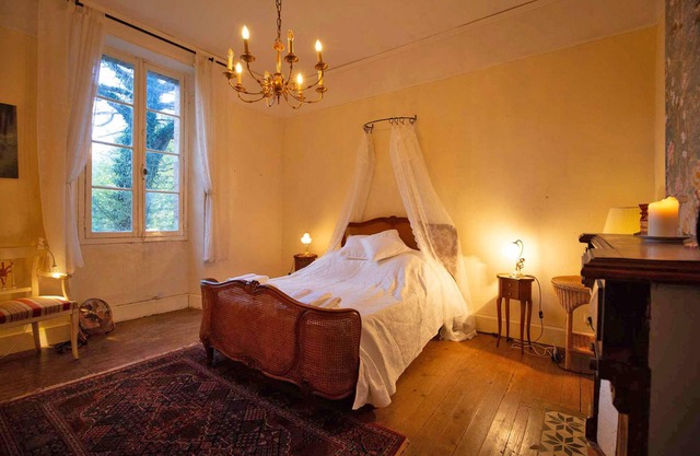 Romantic room at Château Lestéous