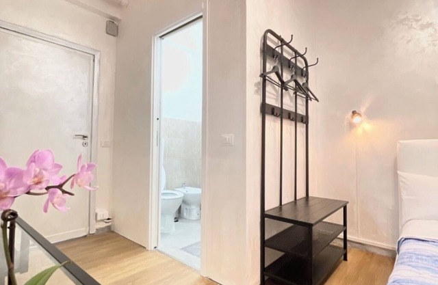 Romoli Rooms and Suites - Room with external bathroom