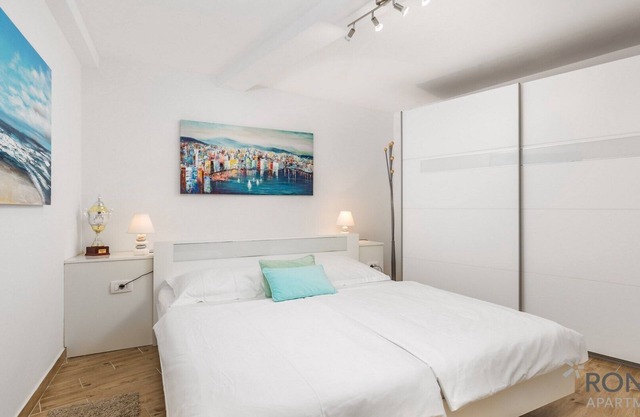 Rona apartment Follow me