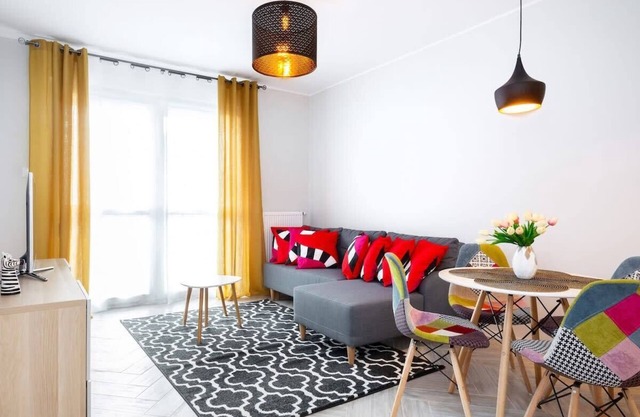 Rondo Wiatraczna | Luxury Apartment |Parking, Desk