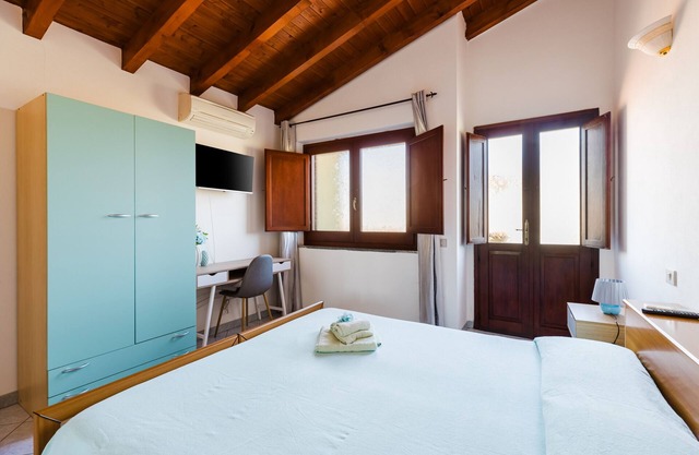 Room 'Camera 4' with Shared Terrace, Wi-Fi and Air Conditioning