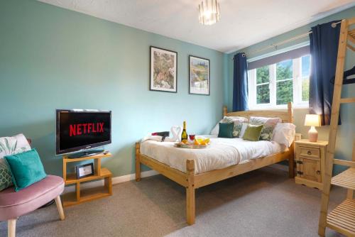 Room close to city