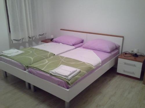 Room in Susak with air conditioning, W-LAN (3865-5)