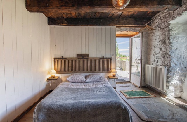 Room 'La Ferme De Chalas - Grangette' with Shared Pool, Shared Terrace and Wi-Fi
