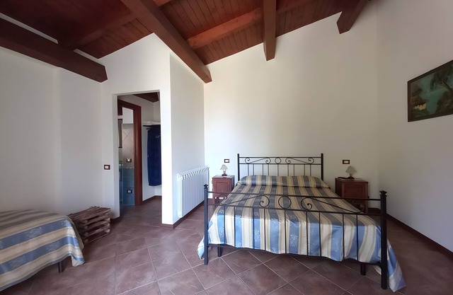 Room 'Lipari' with terrace, shared garden and air conditioning