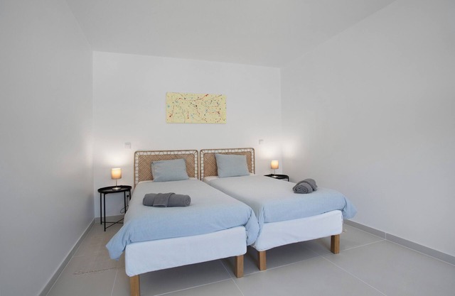 Room 'Mars' with Mountain View, Shared Pool and Wi-Fi Access