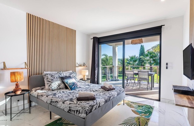 Room n°1 in Villa SCL - Summer kitchen - Heated pool - Terrace