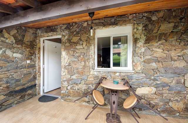 Room 'Quarto 12 - Gojim Casa Rural' with Mountain View, Shared Pool and Wi-Fi
