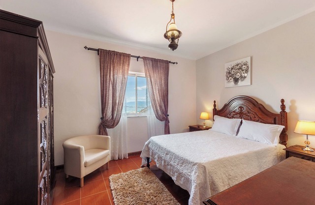 Room 'Quarto 2 - Jesus' with Mountain View, Wi-Fi and Air Conditioning