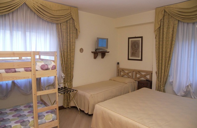 Room x 3 Villa Des Reves in the greenery near Montecassino