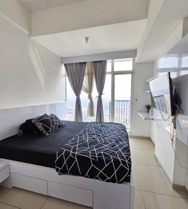 RoomQu at Apartment Tree Park