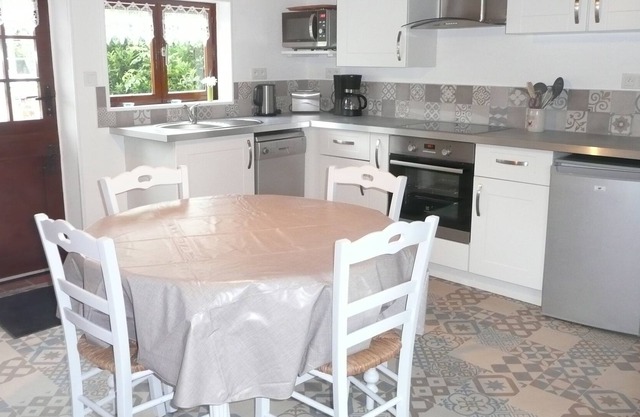 ROSE COTTAGE IN BAY OF SOMME