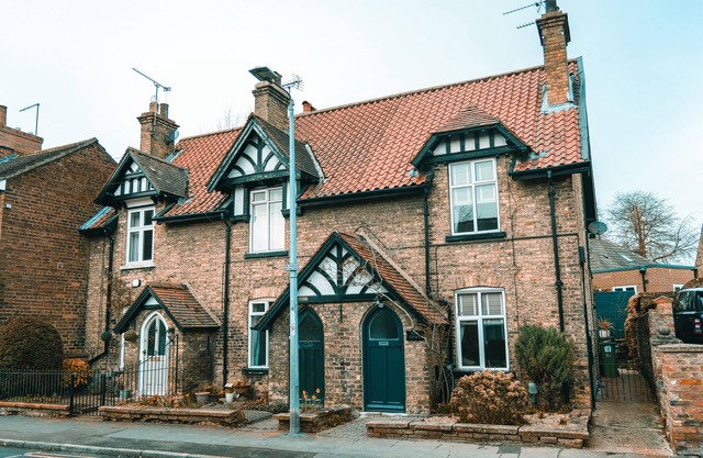 ROSE COTTAGE, pet friendly, with a garden in South Cave