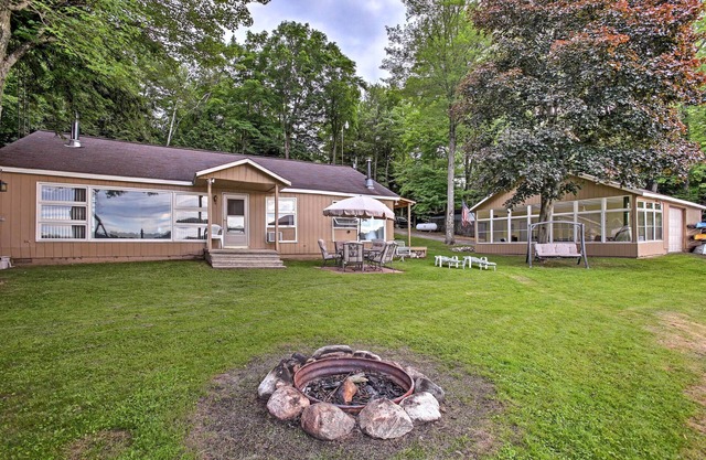 Rose Lake Waterfront Cabin: Fire Pit, Dock & Boats