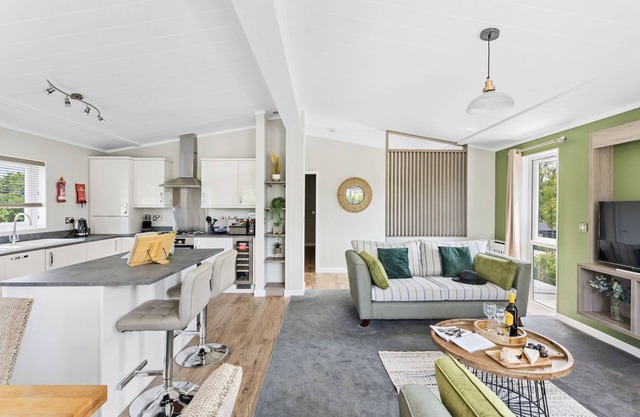 Rose Lodge, 21 Roadford Lake Lodges