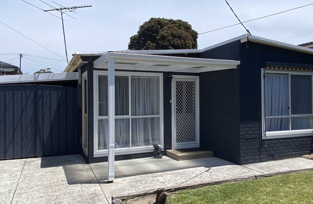 Rosebud Beach Cottage