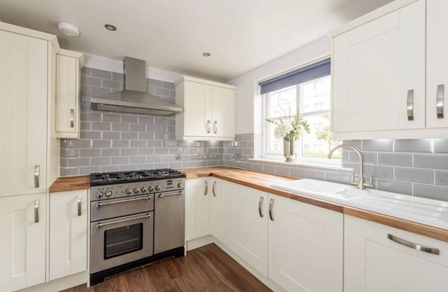 Roseburn Edinburgh Beautiful 2 Bedroom Apartment
