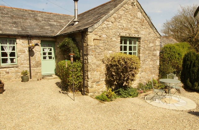 ROSEMARY Cottage is a Pretty Cottage with Lovely Views - Dog Friendly