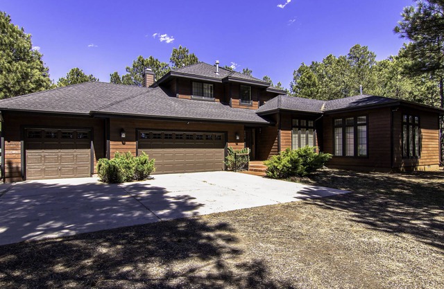 Roundtree Retreat - 4 Bedroom, 3 Bath Private Secluded Retreat