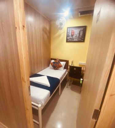 Royal Cabin Stay