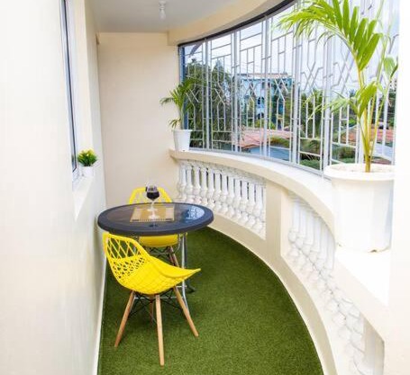 Royal Haven A3 Spacious 1Br Apartment 10min drive to beach hosts upto 4 guests WiFi - Netflix, 10min drive to beach