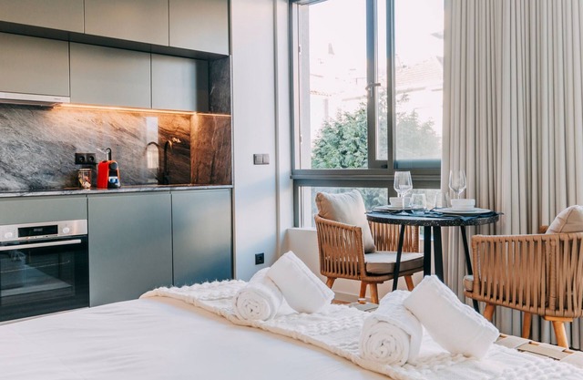 RUAH V - Vibrant Studio by LovelyStay