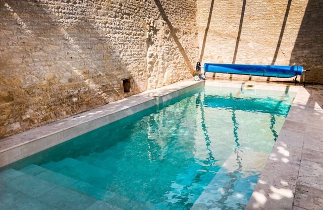 Rural 3 bed barn conversion with swimming pool