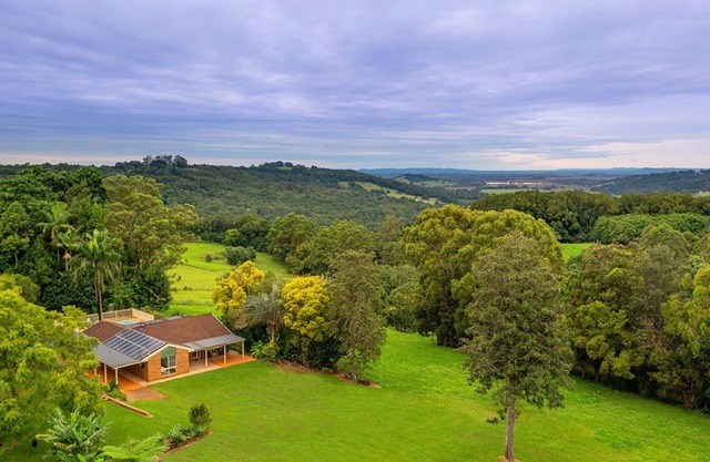 Rural 4-bedroom house with stunning views