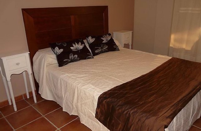 Rural apartment La Noguera for 17 people