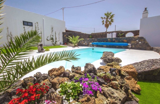 Rural boutique 2 bedroomed retreat in the quiet village of Conil Lanzarote