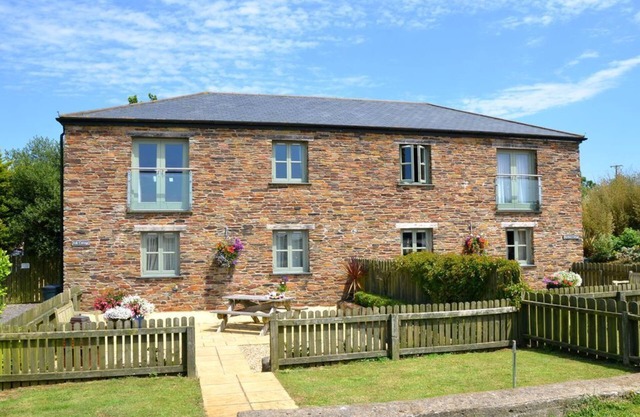 Rural Complex 7 Lux Cottages, Ash Cottage, with Beautiful south views