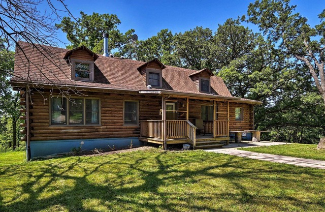 Rural Coon Rapids Cabin w/Deck - Hike & Golf!