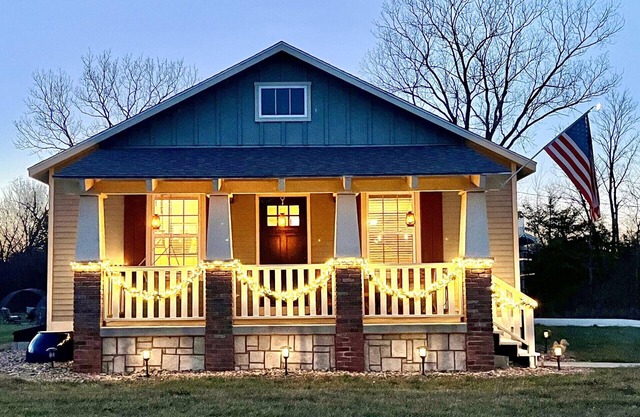 Rural, cozy & close to KU - easy access on hard-top roads, nice newer amenities!
