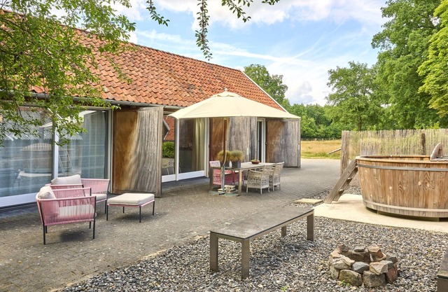 Rural holiday home with a hot tub