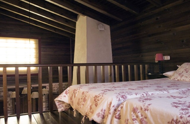 Rural house capacity of 2 to 16 people, house for 12 and suitable for 2/4 pax