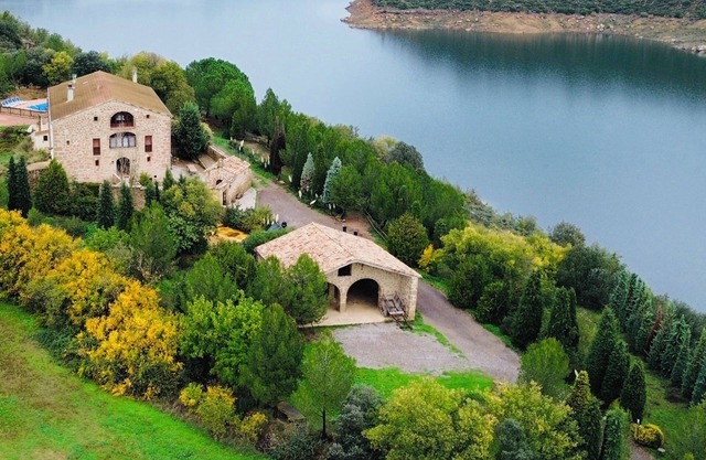 Rural House by the Lake; 22 people; Air Conditioned; Groups, Families