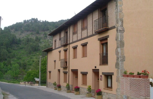 RURAL HOUSE IN GREDOS