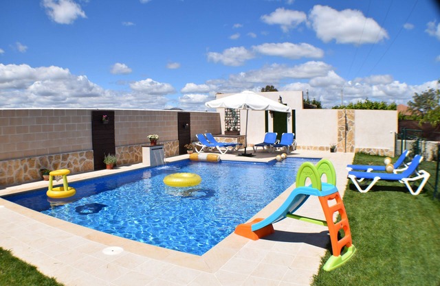 Rural house, in the surroundings of the Cabañeros National Park (pet friendly).