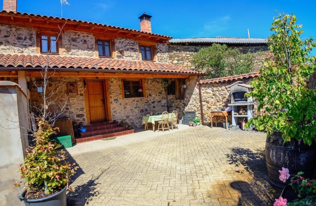 Rural house in the mountain of Leon