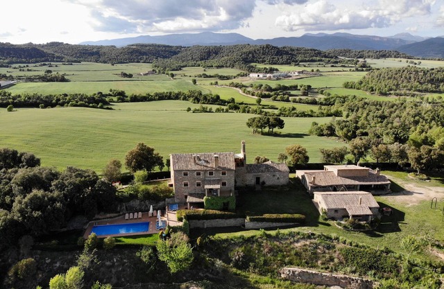 Rural House 'La Caseta De Sant Grau' with Mountain Views, Shared Pool and Wi-Fi