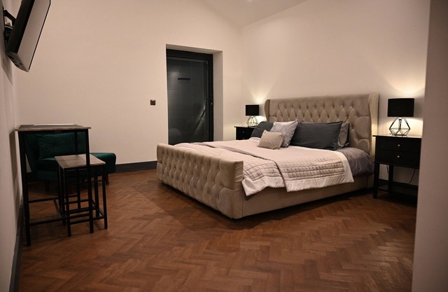 RURAL LUXURY ROOM WITH WETROOM and self catering facility
