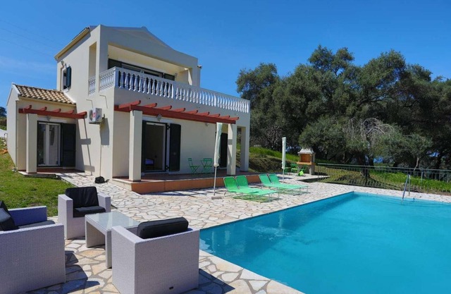 Rural property with stunning sea views