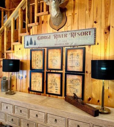 Rustic 5 Bedroom Gorge River Resort