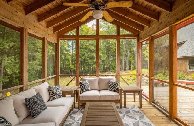 Rustic Big Red Cottage near Sunapee